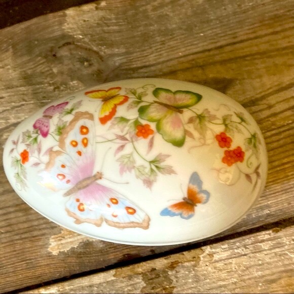 Vintage 70s AVON Egg Floral Butterfly Butterflies Trinket Dish Lid 22K Gold Trim